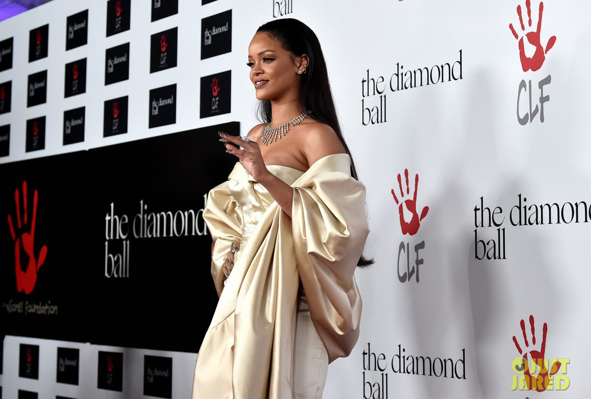 A superb Media Wall for Rihanna's Diamond Ball 2015